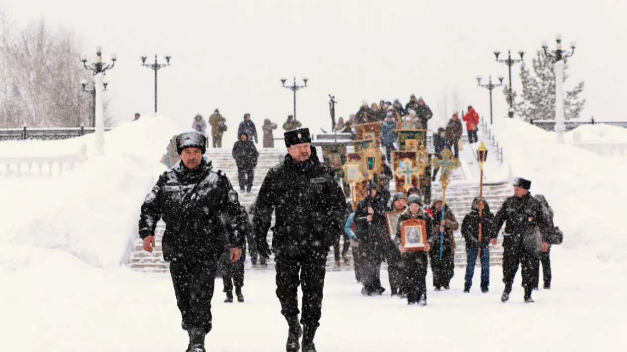 В бийске на месяц. Крещение в Бийске. Крещение в Бийске 2019. Бийск крещение 2021. Крещение Бийск 2021 фото.