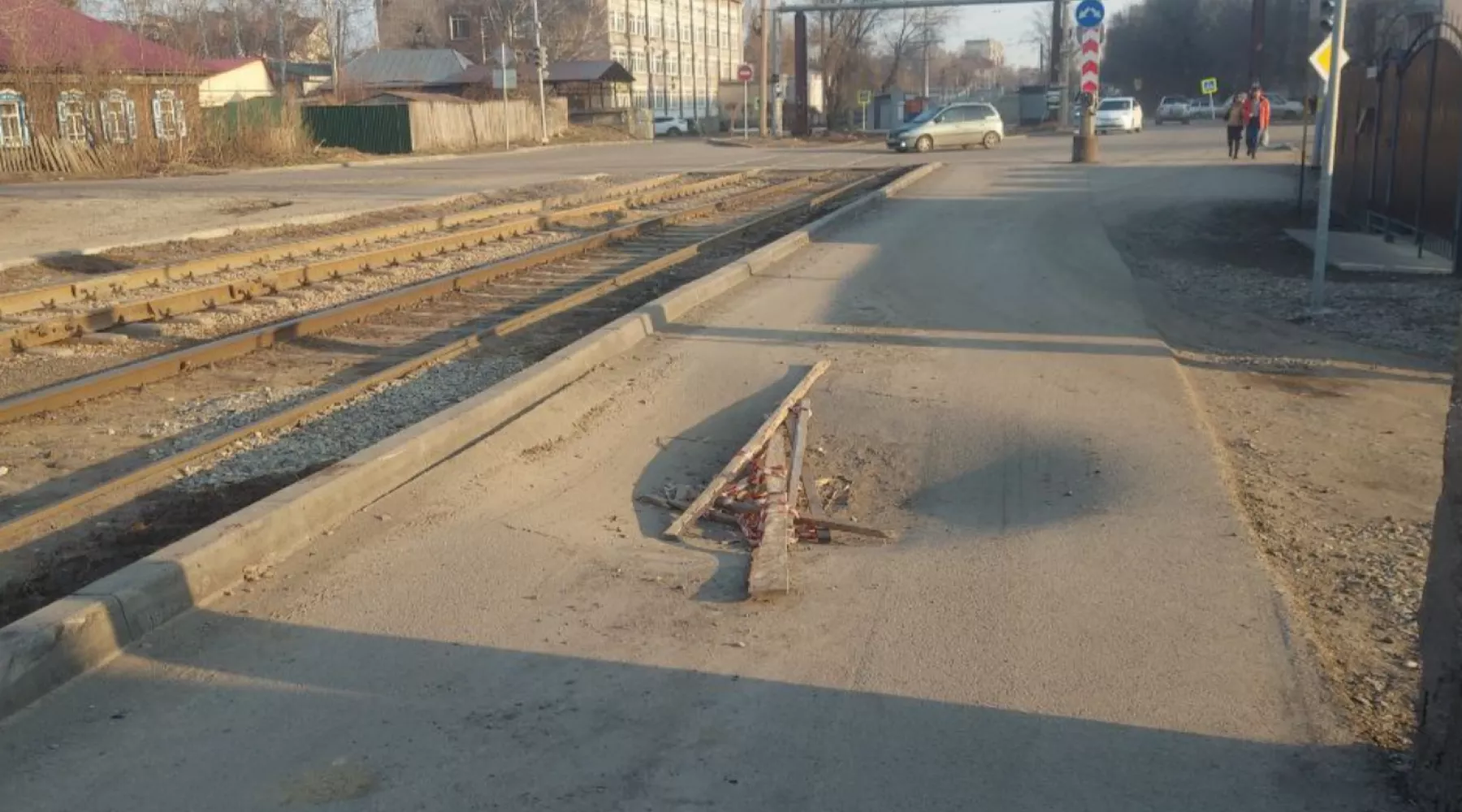 В Бийске на ул. Мартьянова провалился асфальт