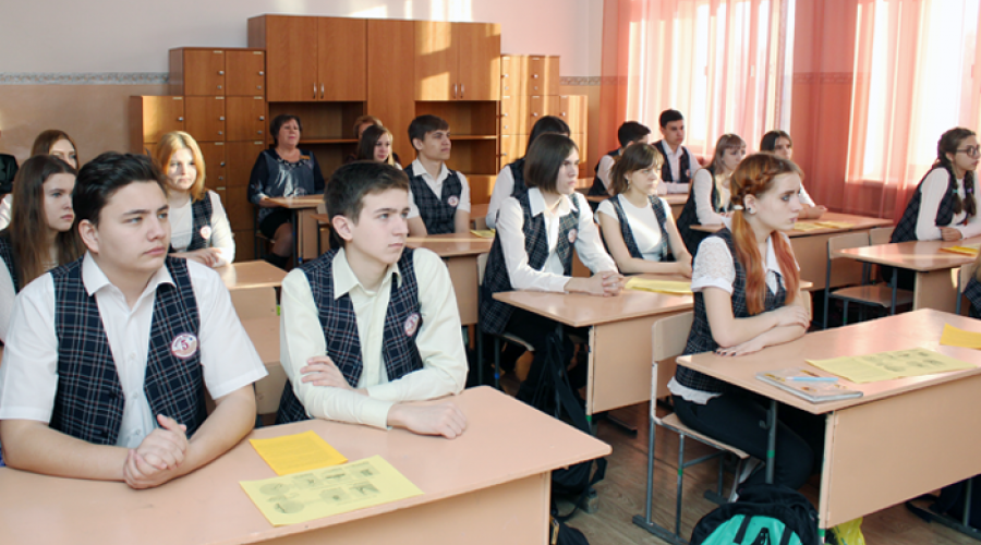 Новый стандарт обучения в 10-11-х классах вступит в силу в 2027 году в России