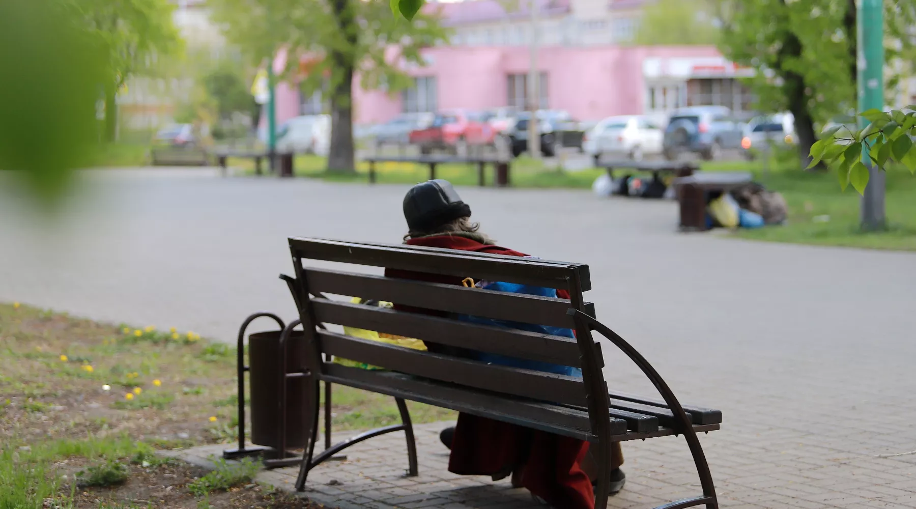 Бабушка в парке