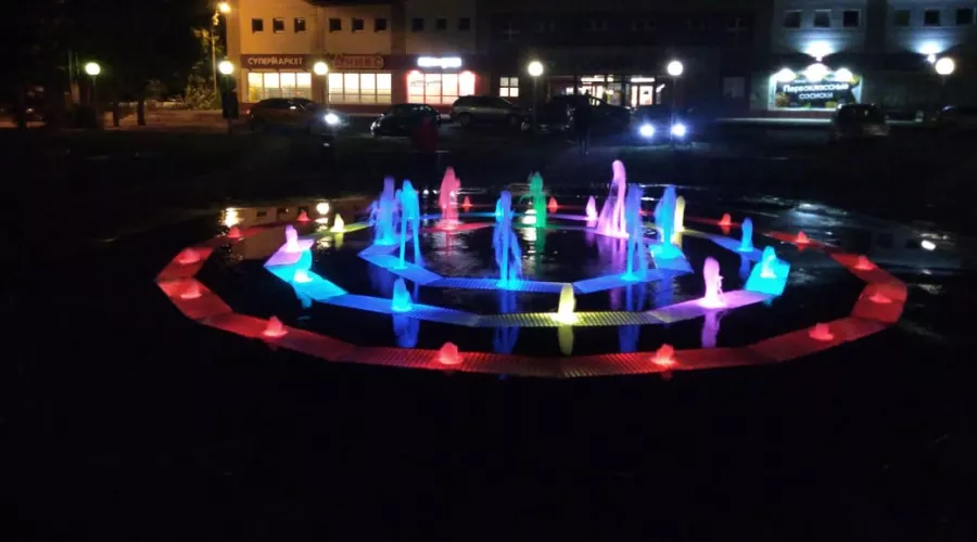 Огромное количество бийчан присутствовало на открытии светового фонтана в Бийске
