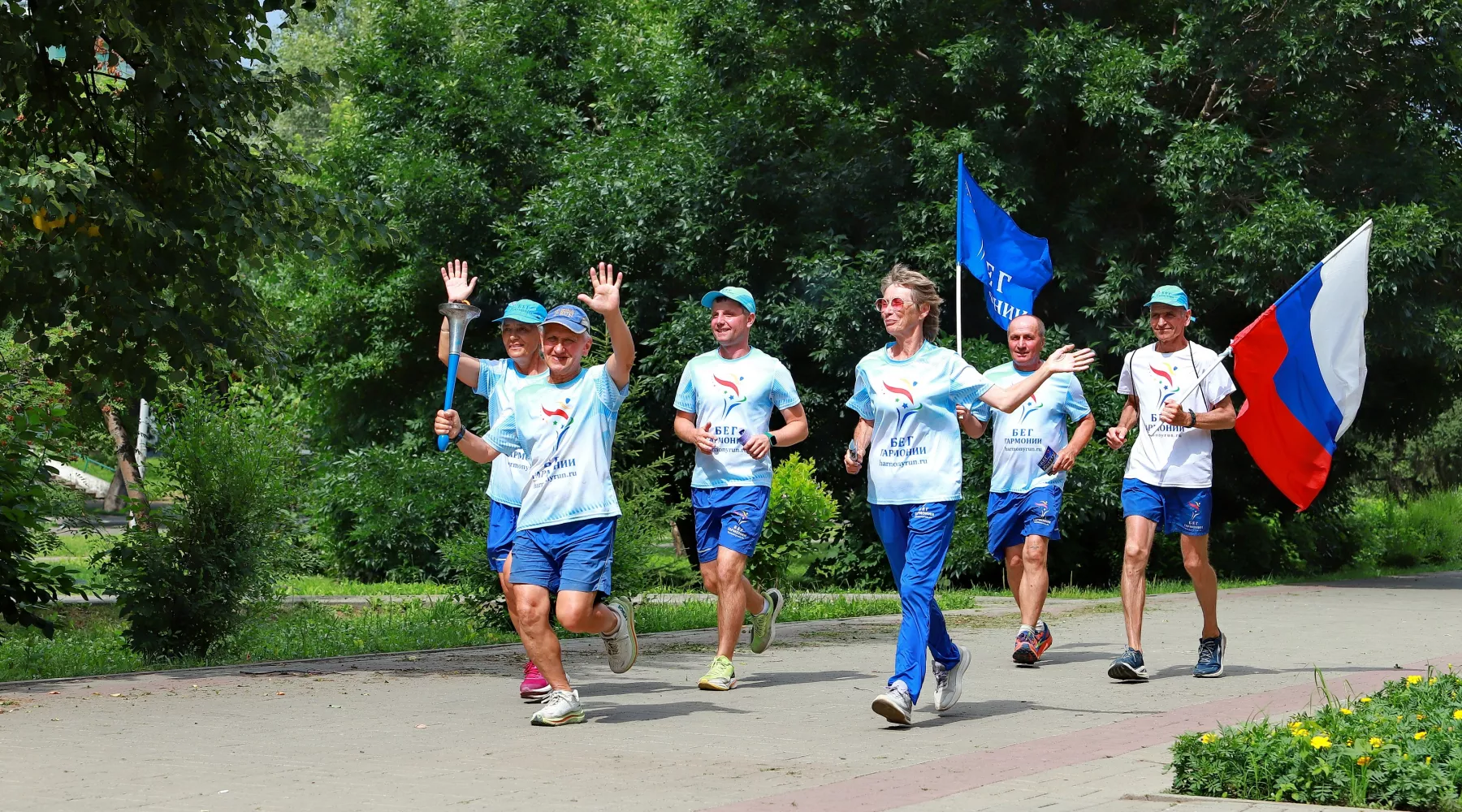 В Бийске встретили участников эстафеты «Бег гармонии»