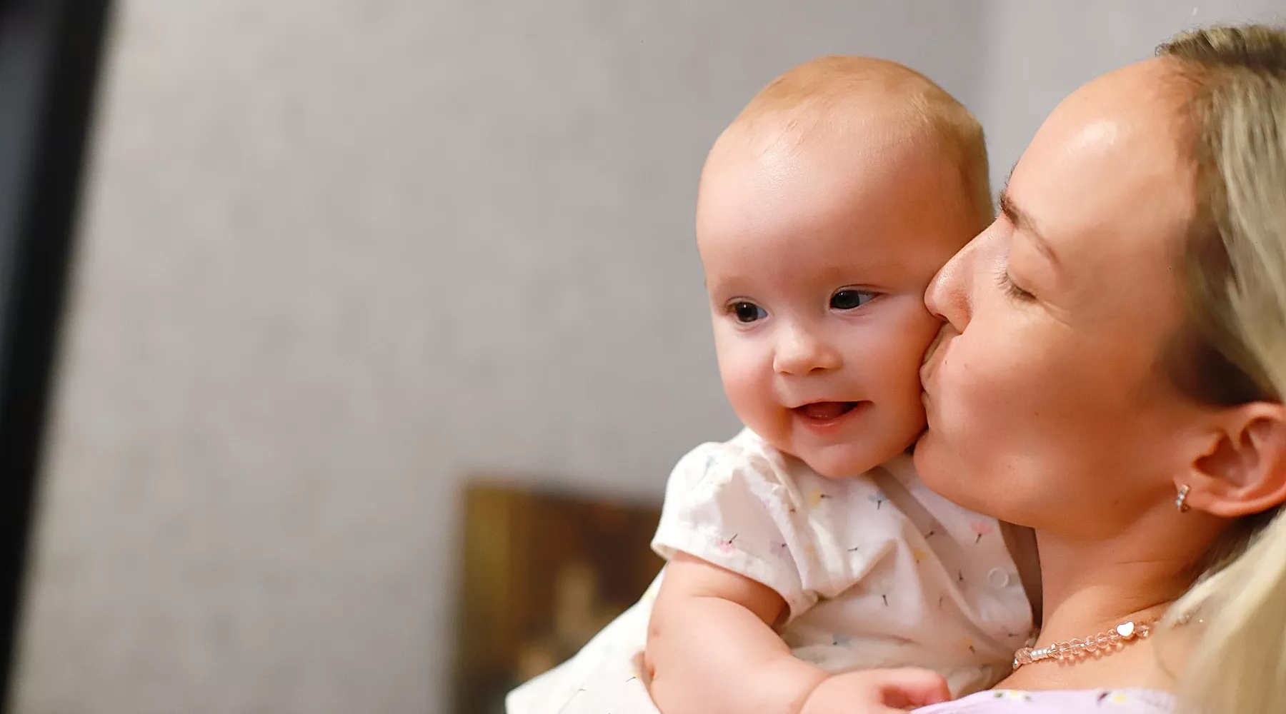 Ребенок. Малыш с мамой.