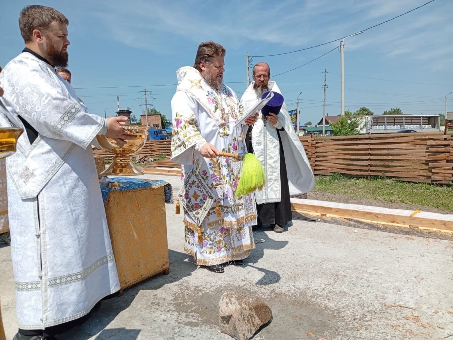 Освящение закладного камня и начало возведения стен