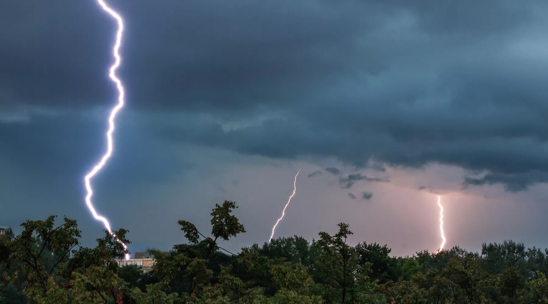Гроза. Дождь. Гром. Погода. Облачно