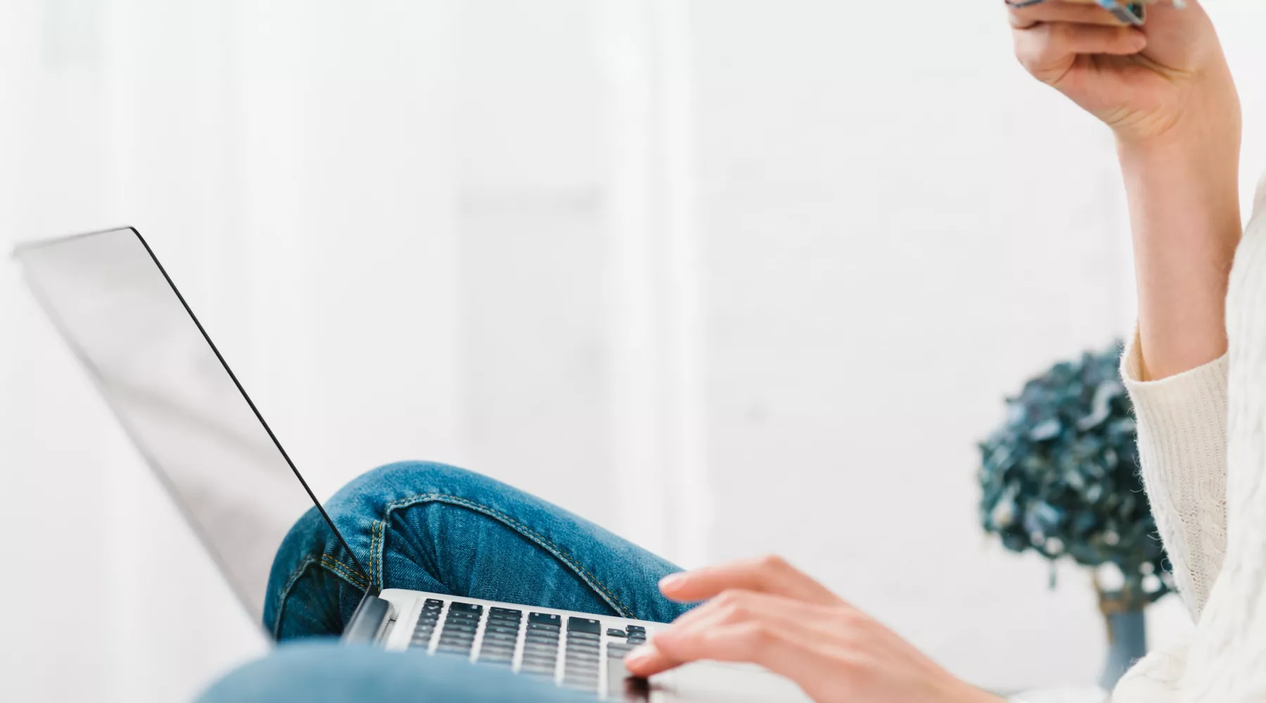 Фриланс. Офис. Удаленка. Работа. Ноутбук