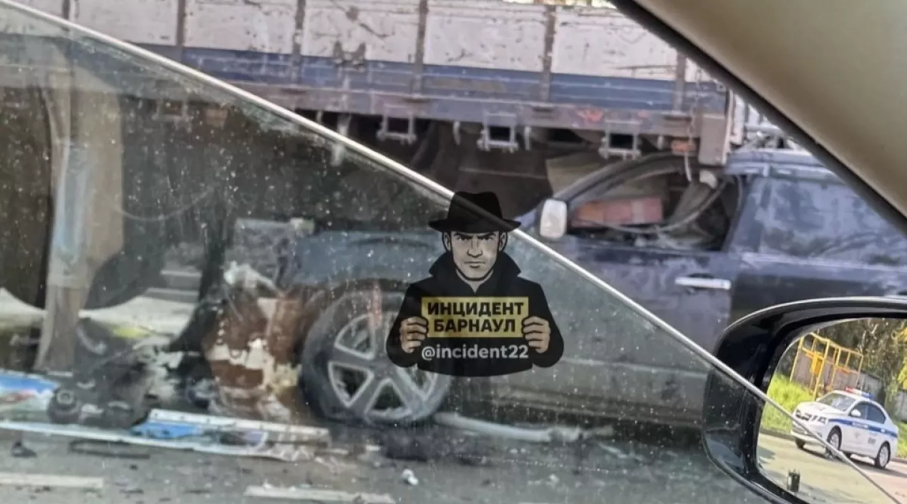 Жесткое ДТП с участием легкового авто и самогруза произошло в Алтайском крае