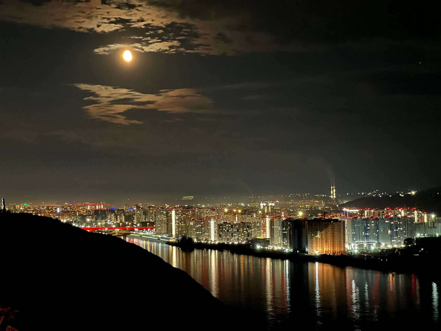 Вид со смотровой площадки на Красноярск