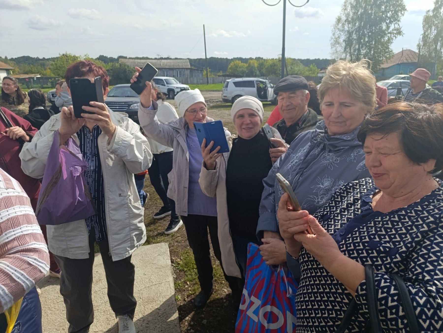 В алтайском селе торжественно открыли базовую станцию мобильной связи