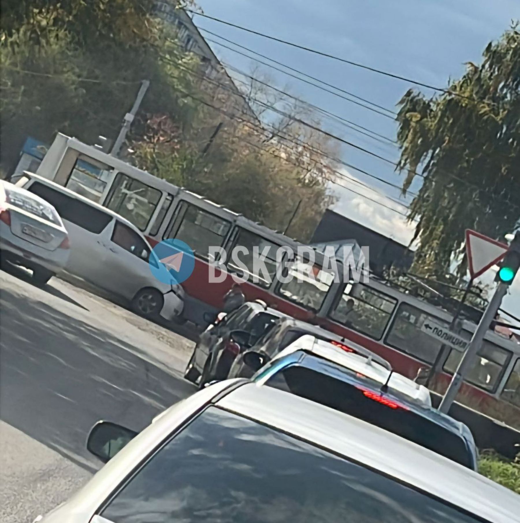 ДТП с участием трамвая и автомобиля в Бийске