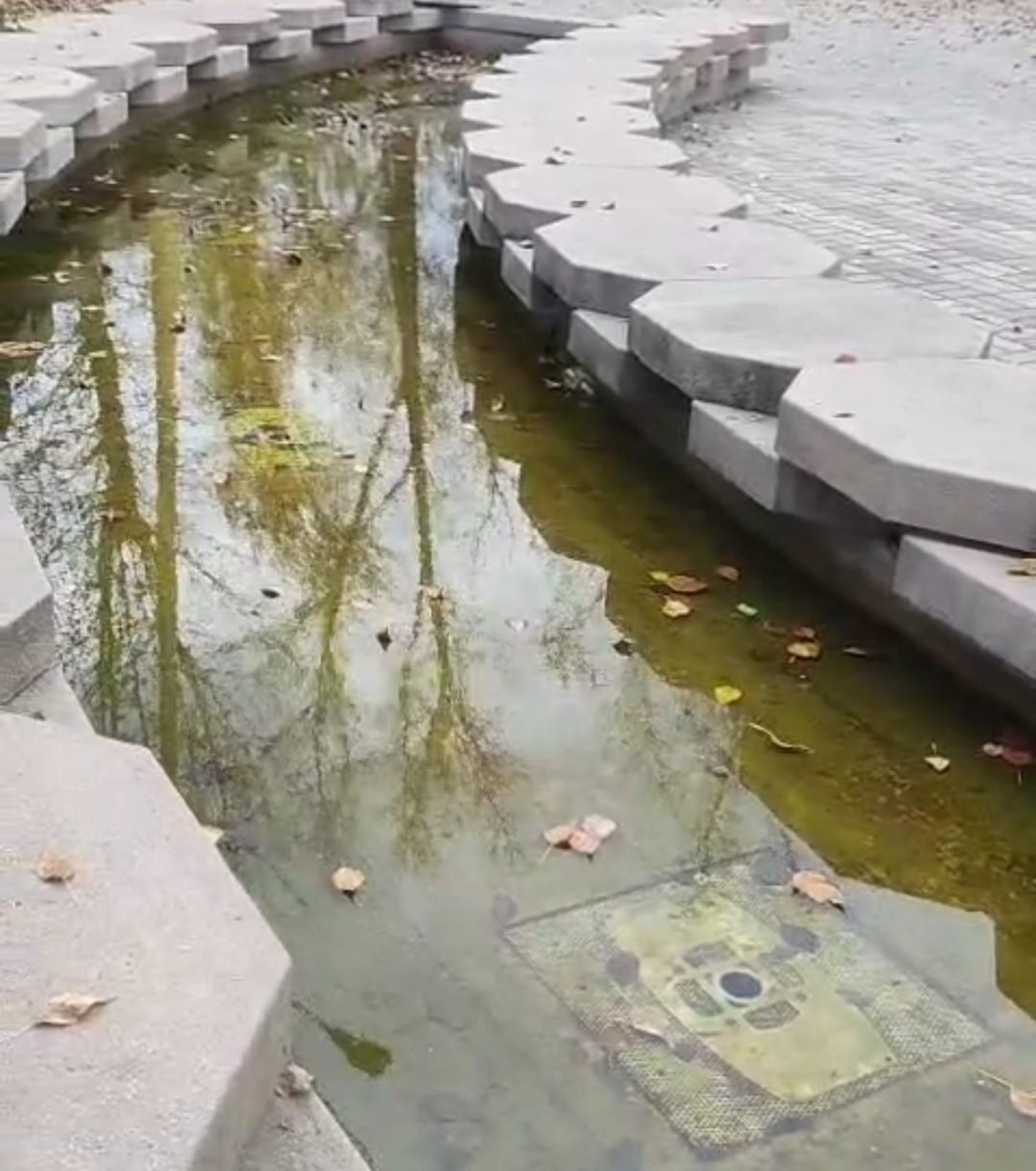 Фонтан на бульваре Вали Максимова