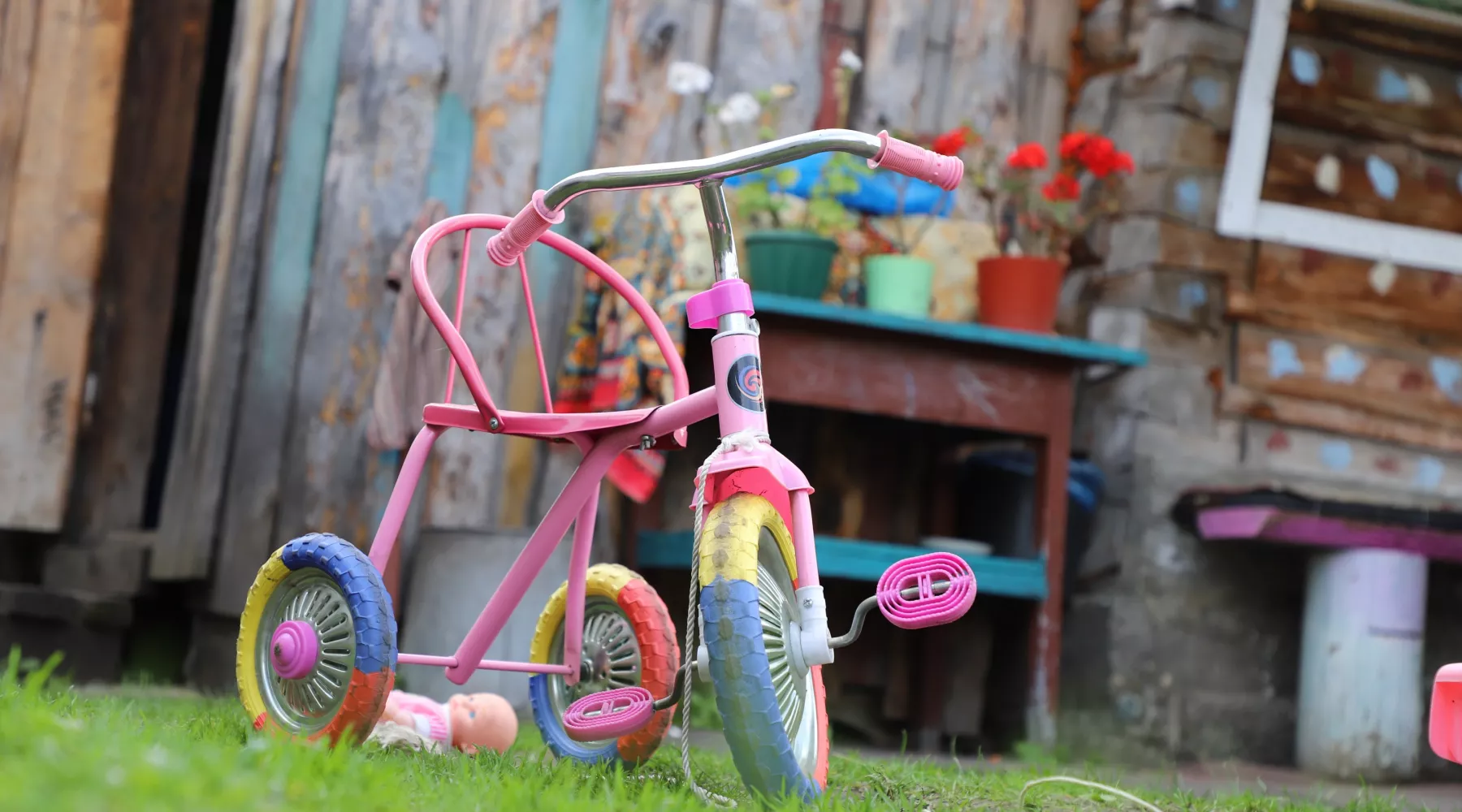 Пособия. Дети. Детский велосипед.