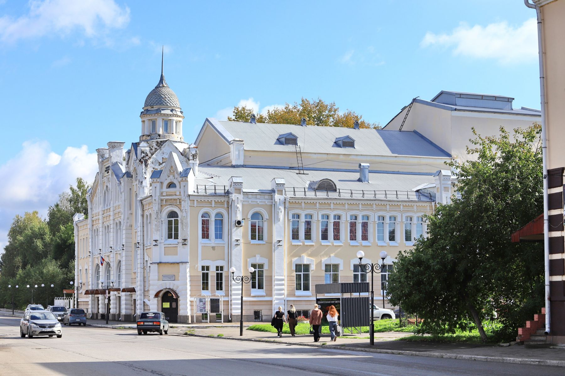 Бийский драматический театр