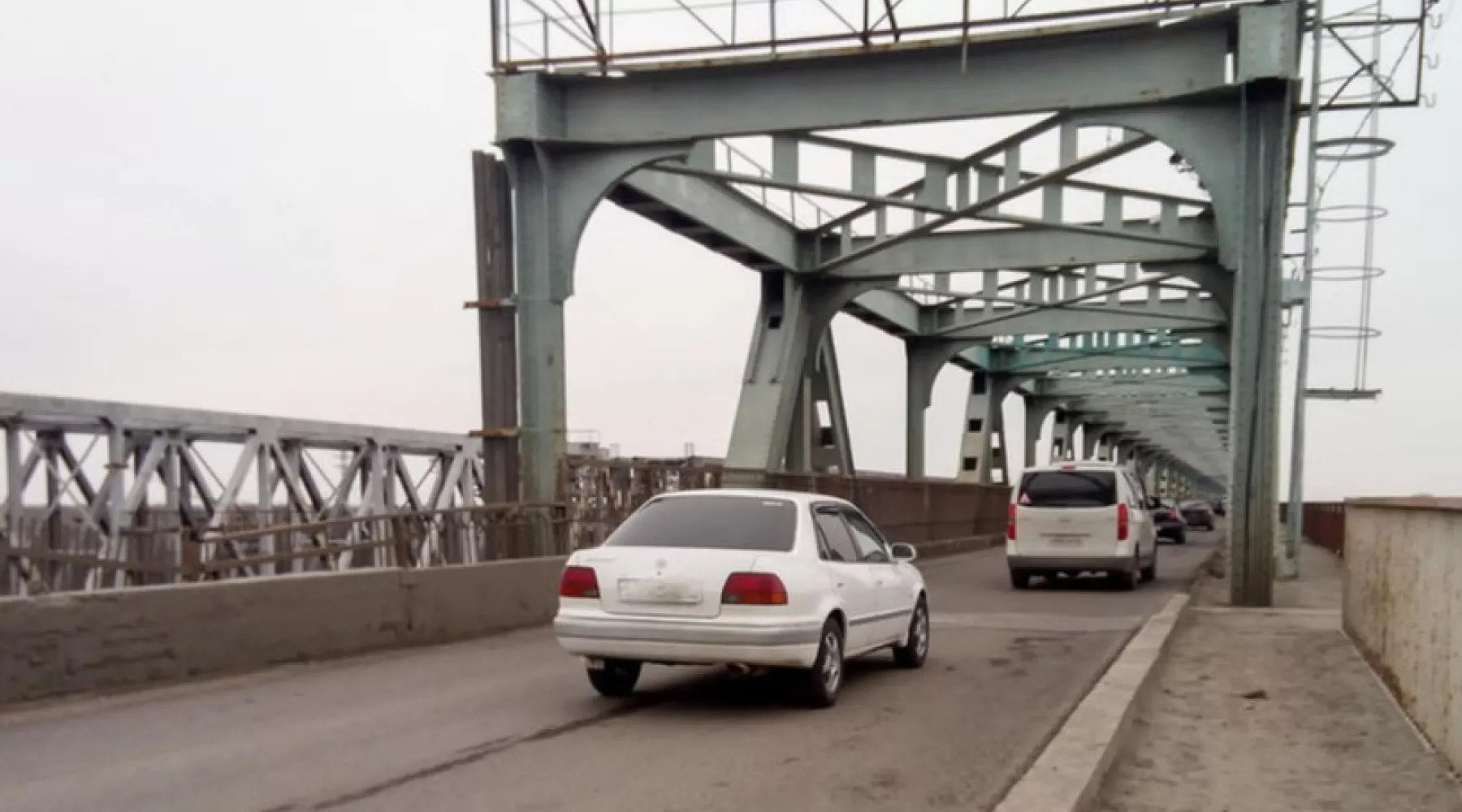 Старый мост в Барнауле закроют 14 октября 