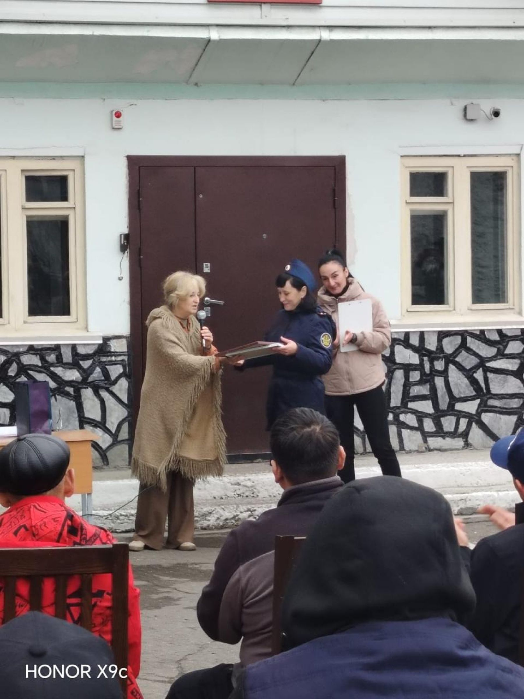 Осужденные исправительного центра получили благодарность от бийской администрации