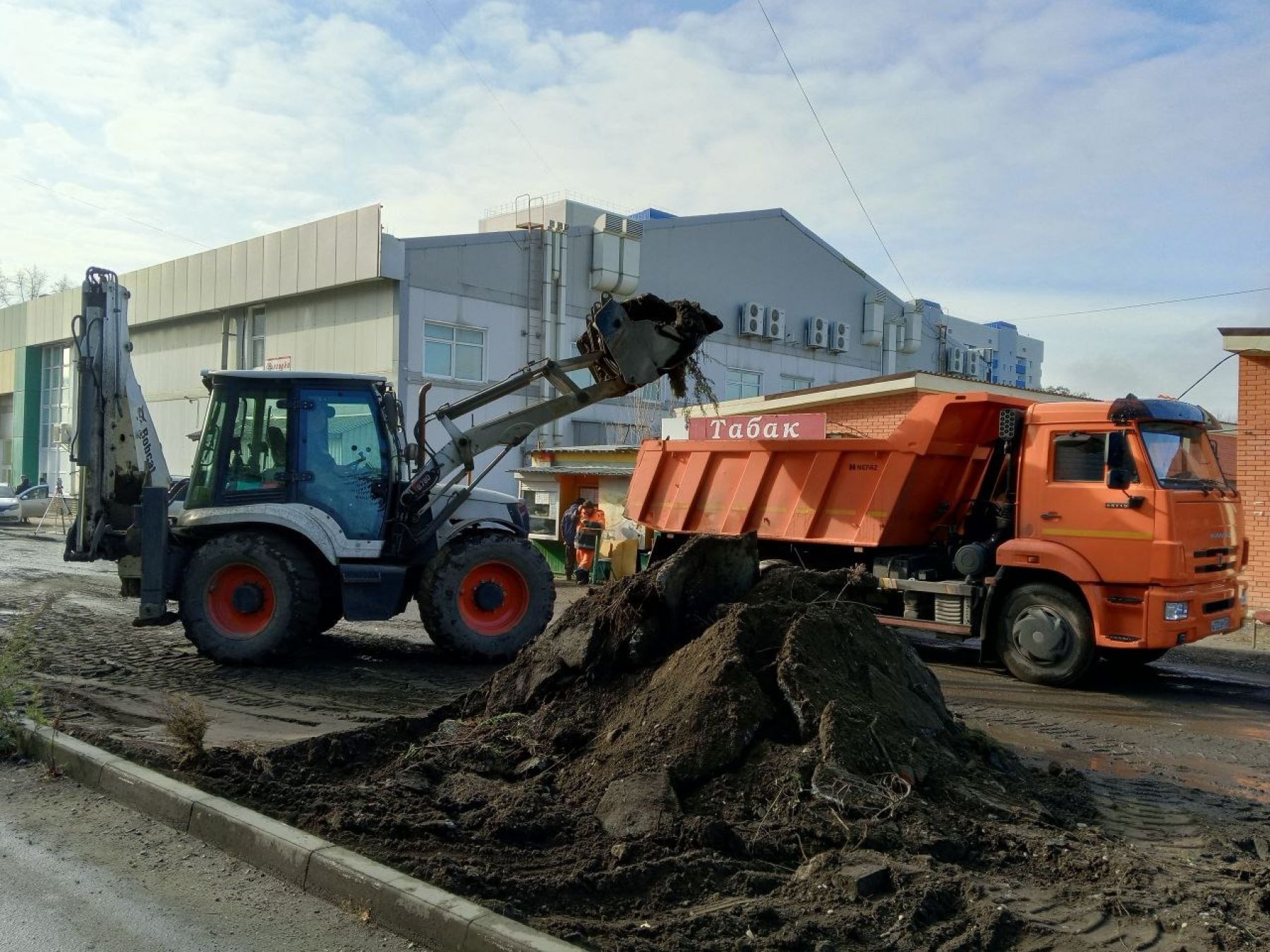 Ремонтные работы на ул. Ленинградской