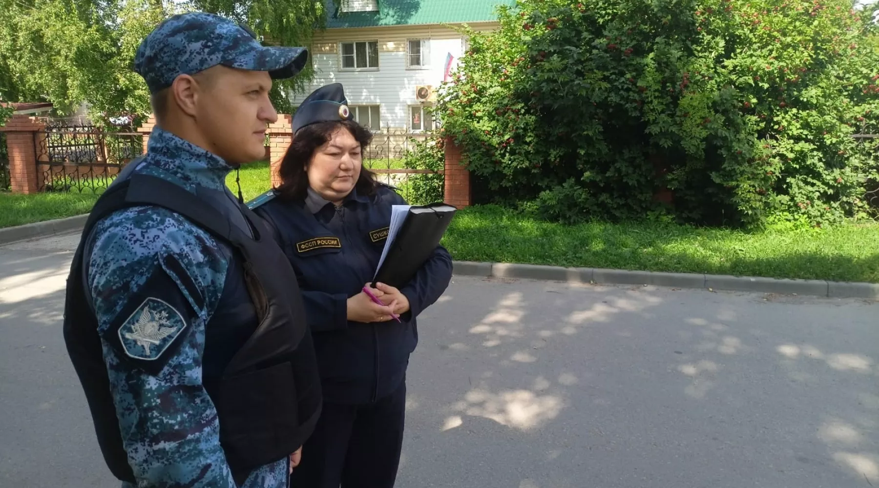 Судебные приставы