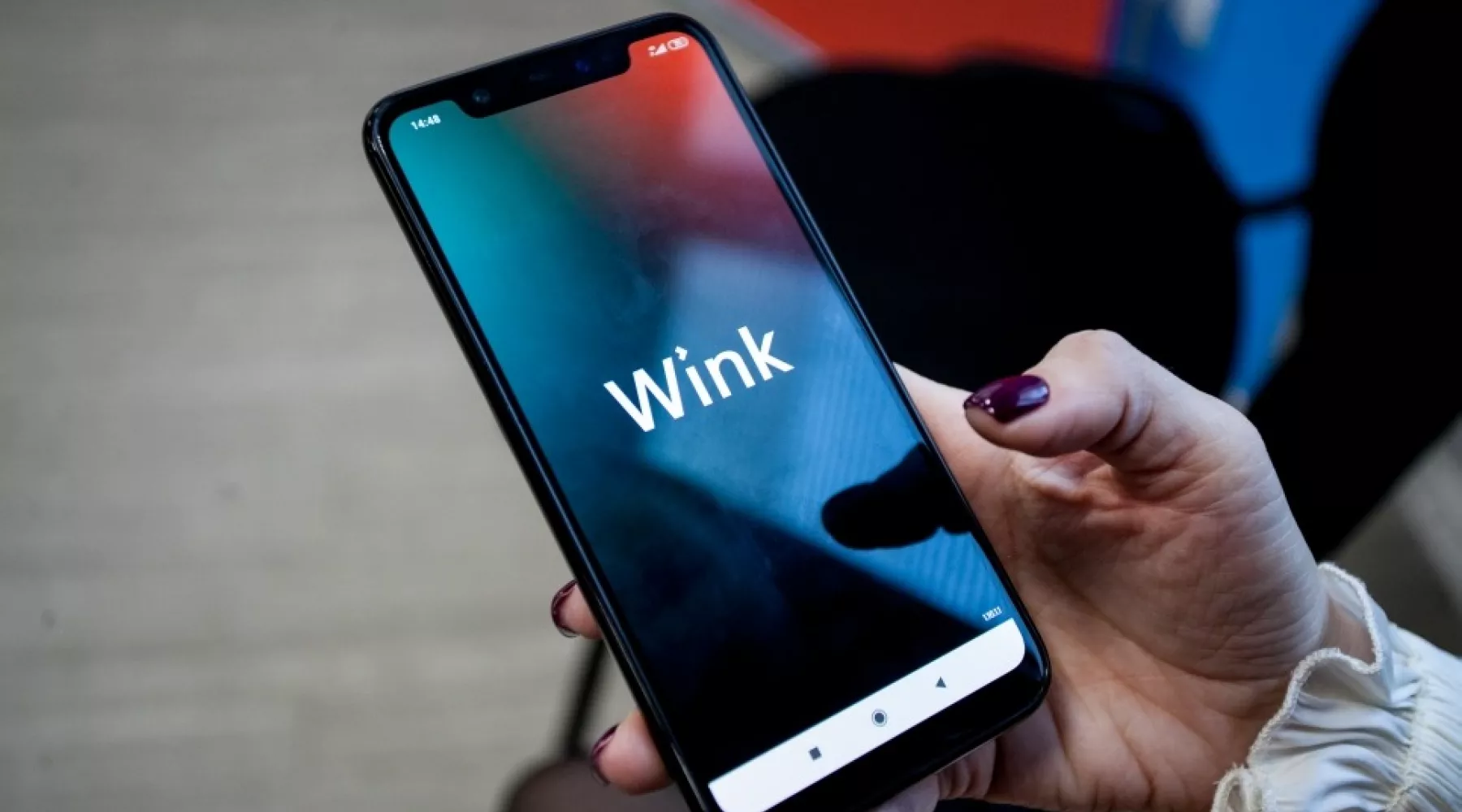 Wink.ru запустил короткие вертикальные сериалы для просмотра в дороге