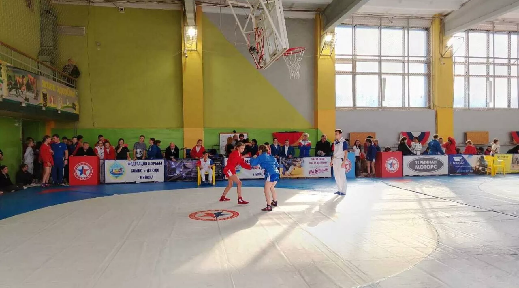 Краевые соревнования по самбо среди юношей и девушек