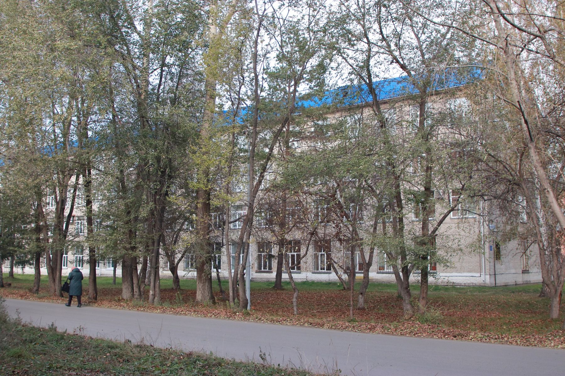 Дом находится в отдалении от городской суеты