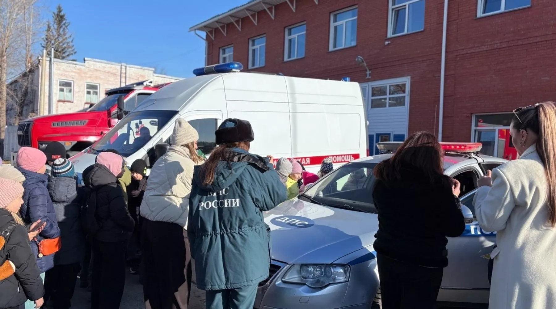 Бийским школьникам напомнили правила безопасности накануне осенних каникул