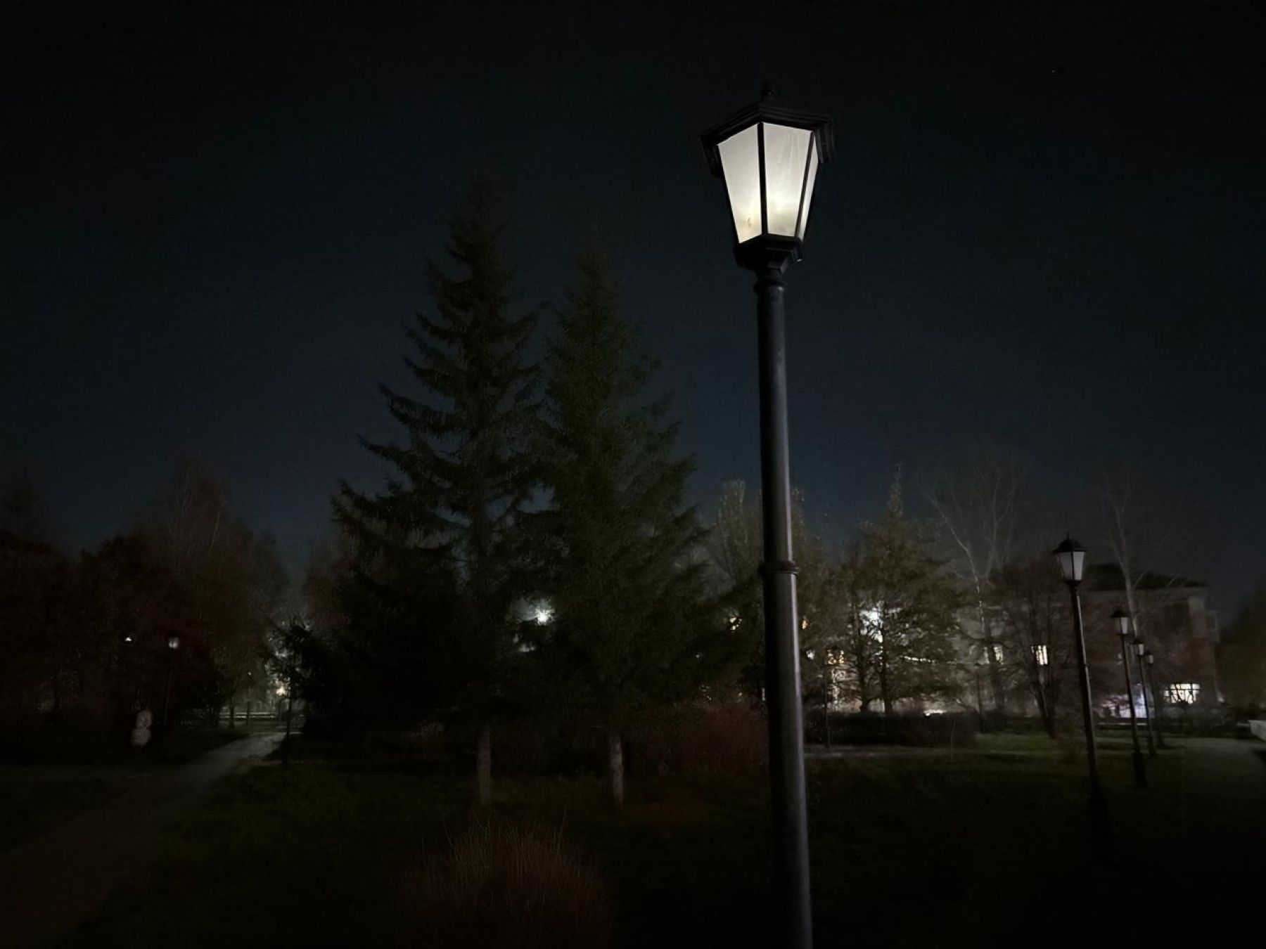 Фонари в сквере Ленинградский