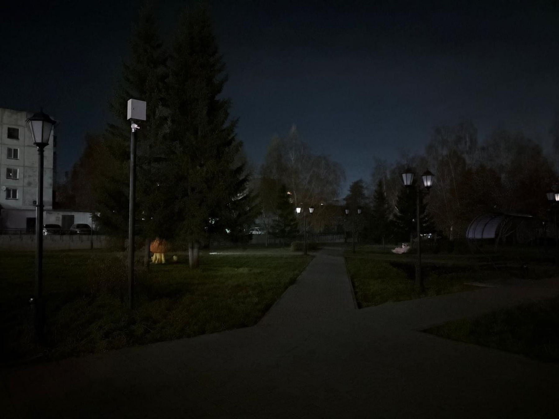 Фонари в сквере Ленинградский