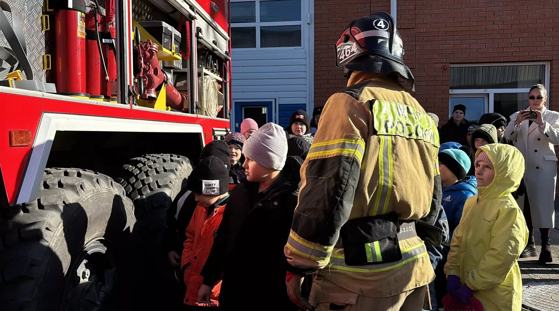 В Бийске школьники побывали на экскурсии и увидели работу всех экстренных служб