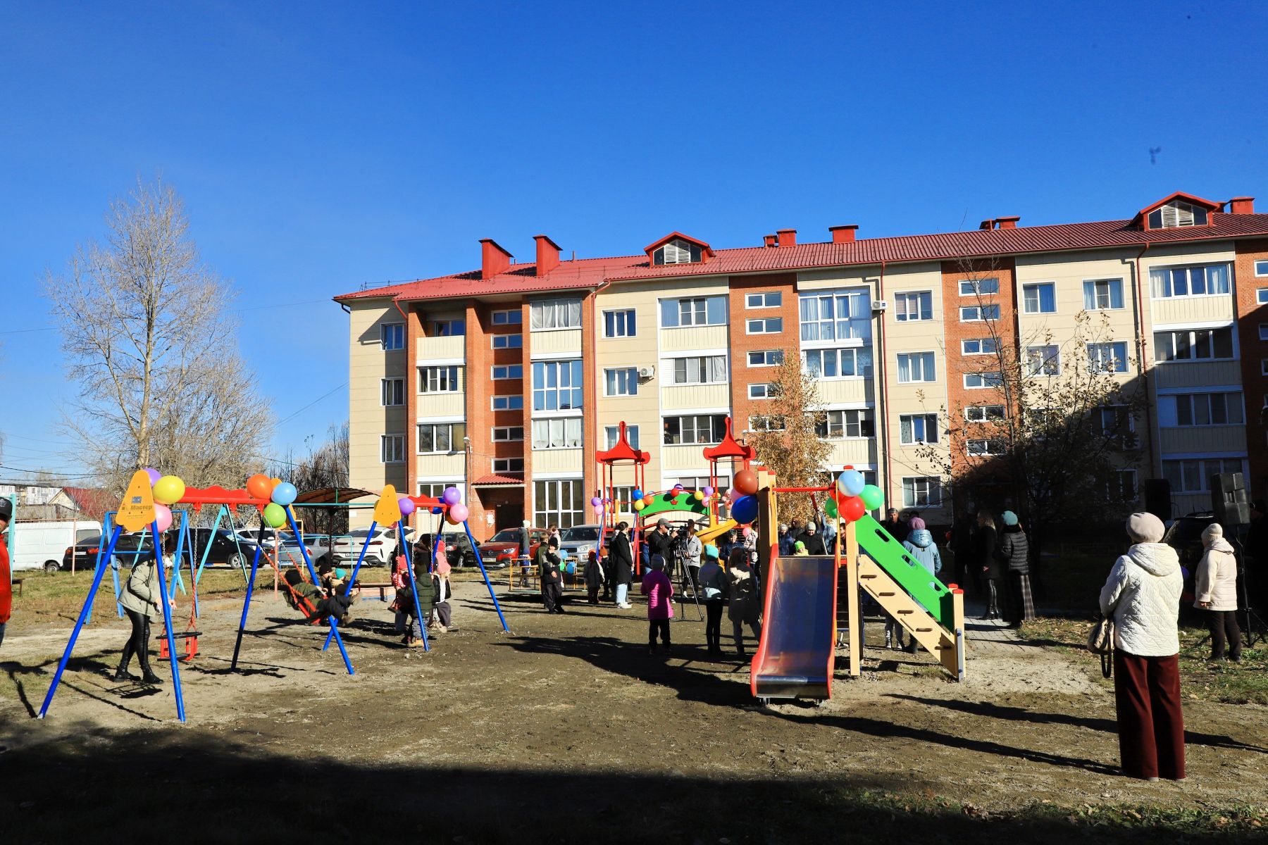 Открытие детской площадки.