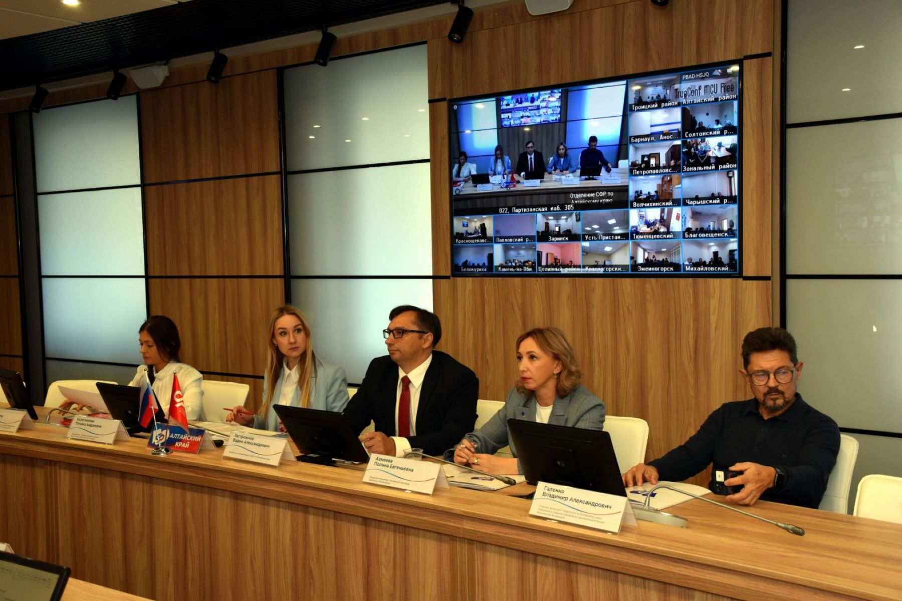 «Ростелеком» научил пенсионеров распознавать фейковые ИИ-звонки