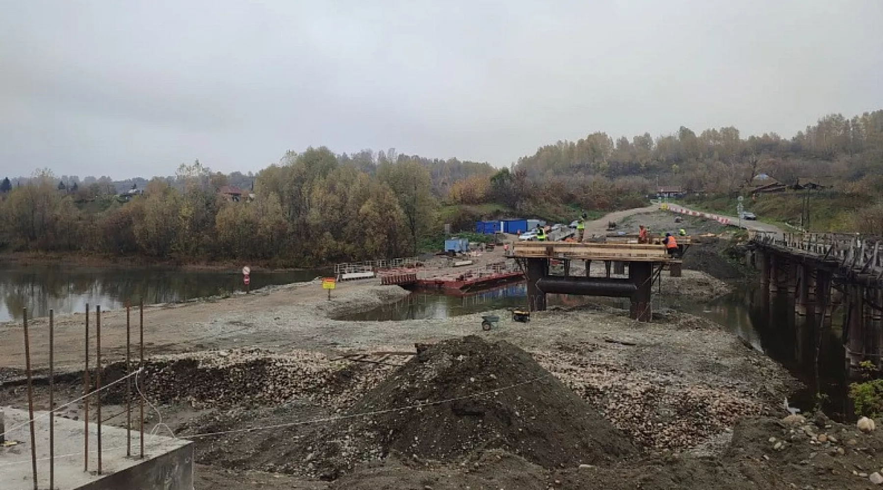 Строительство моста.