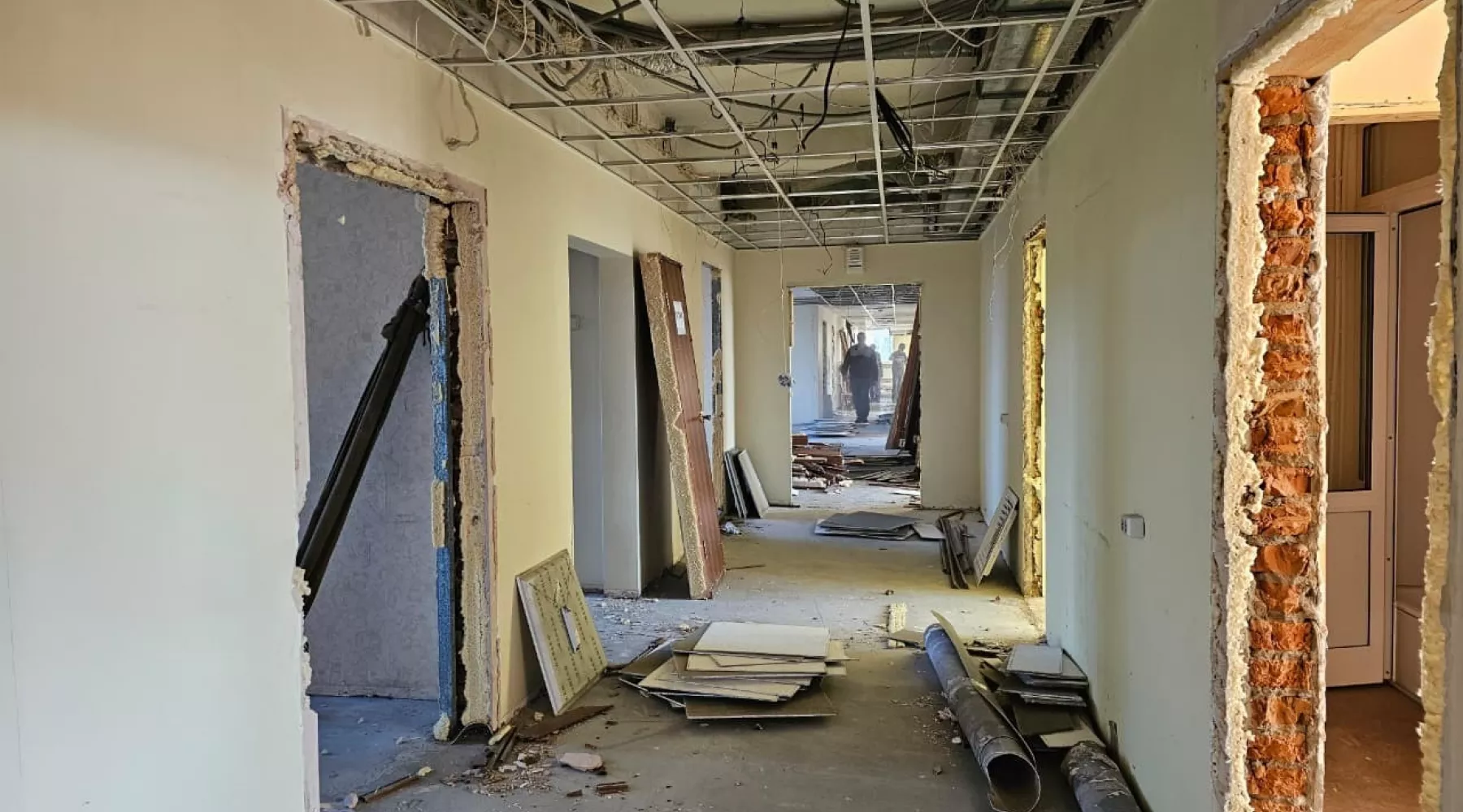 В ЦГБ Бийска проводят ремонт отделения реабилитации