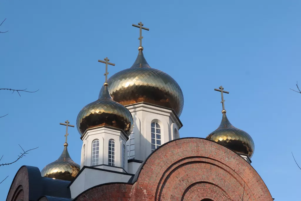 В храмах России стало больше прихожанок из-за внешности священнослужителей - Информационный портал "Бийский рабочий", 17.04.2026