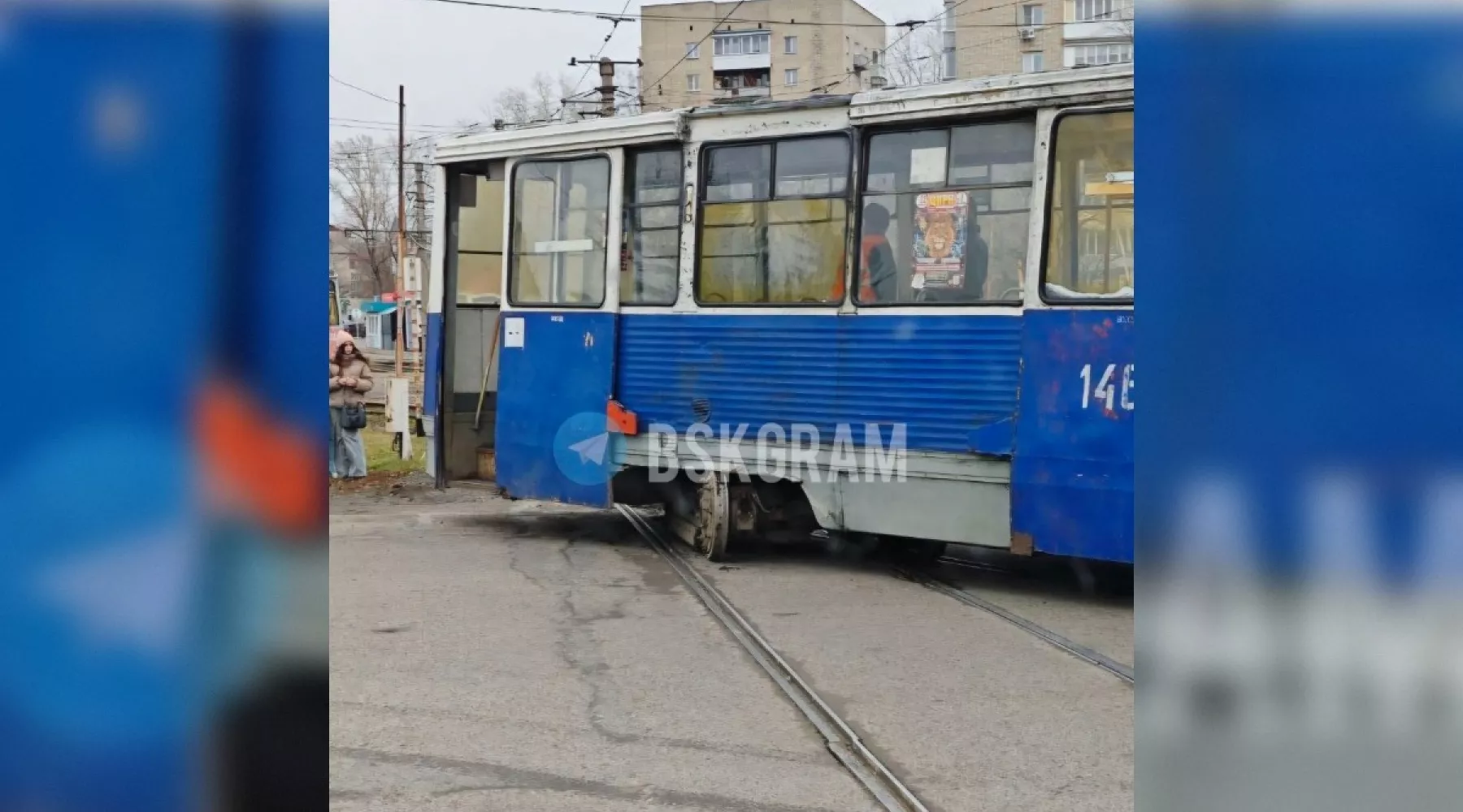 В Бийске трамвай сошел с рельс