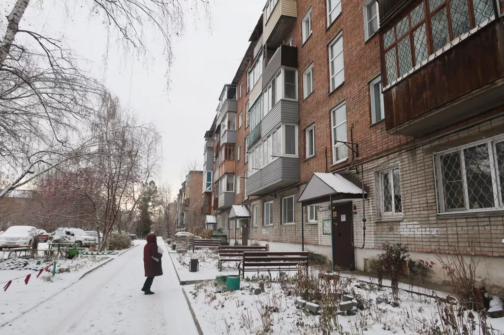 Пойдем бабок потроллим: в Бийске пенсионеры обвиняют школьников в травле - Информационный портал "Бийский рабочий", 12.11.2025