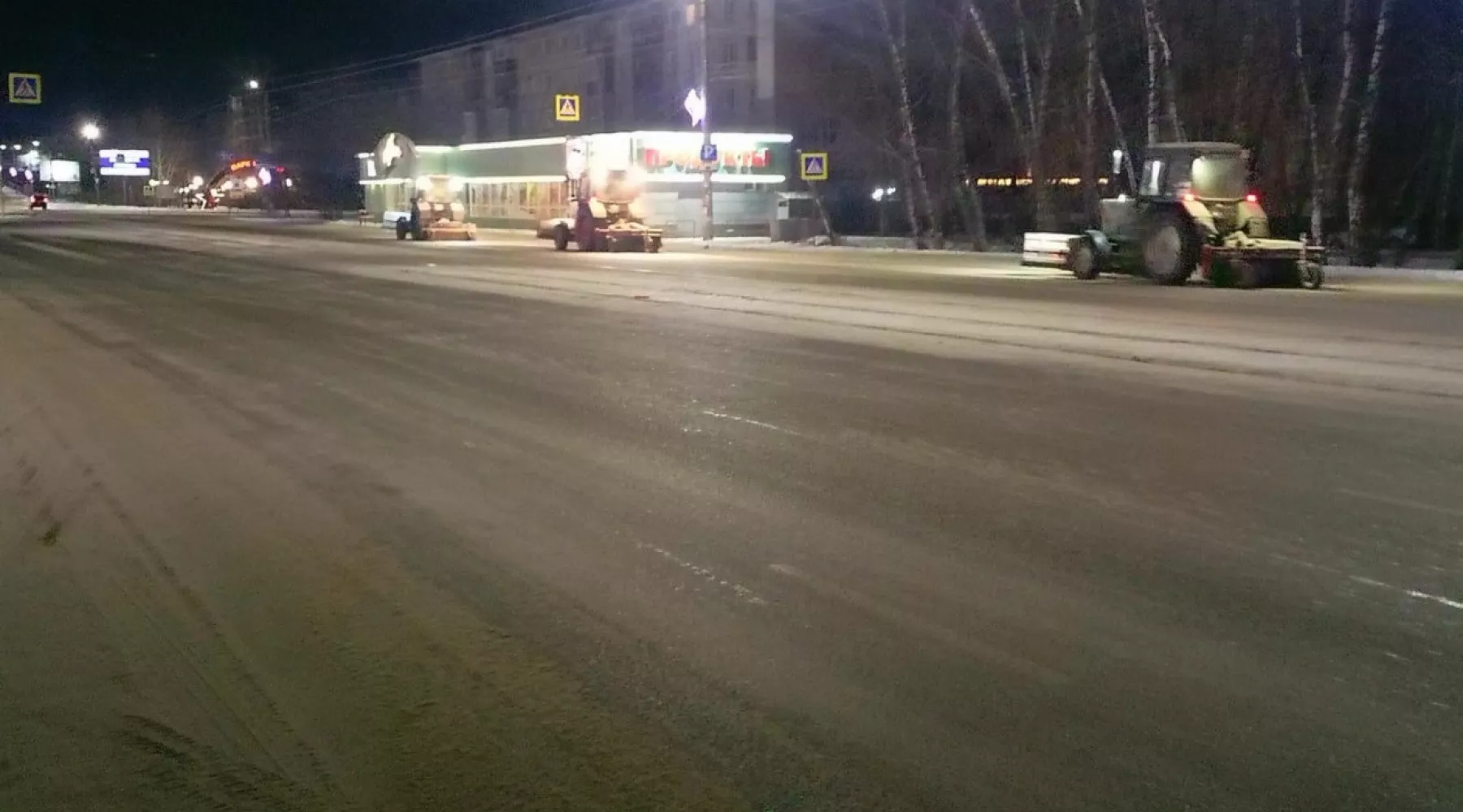 Коммунальные службы в плановом порядке благоустраивают улицы Бийска