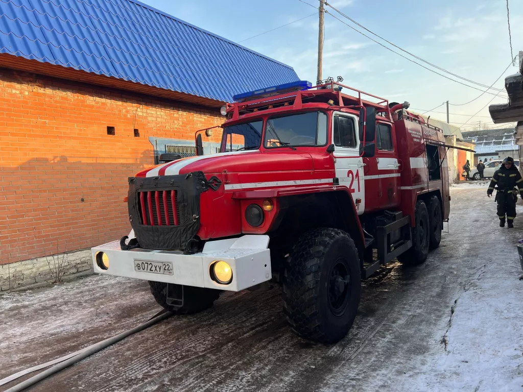 В Бийске произошел пожар в двухквартирном жилом доме - Информационный портал "Бийский рабочий", 13.04.2026