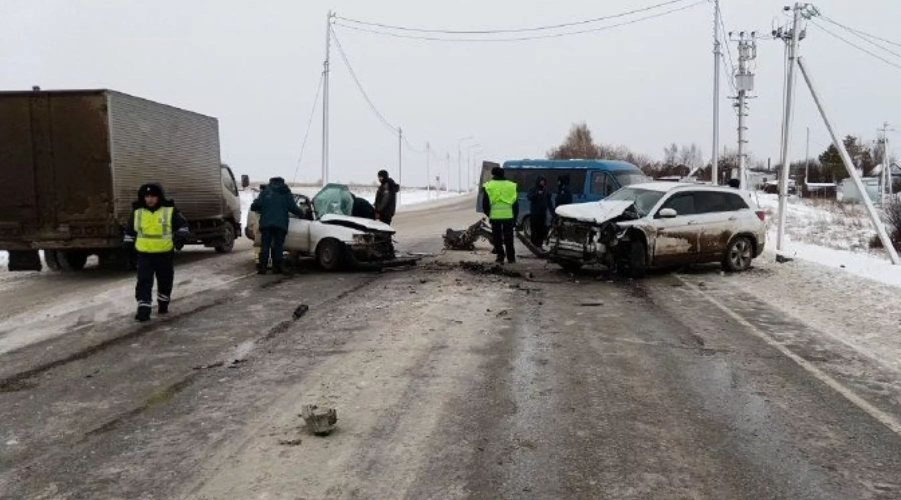 Два человека, в том числе ребенок, погибли в ДТП на трассе в Алтайском крае