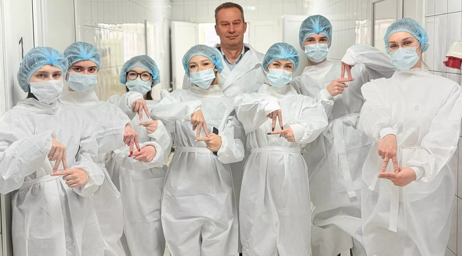 В бийской городской больнице провели экскурсию для будущих медиков