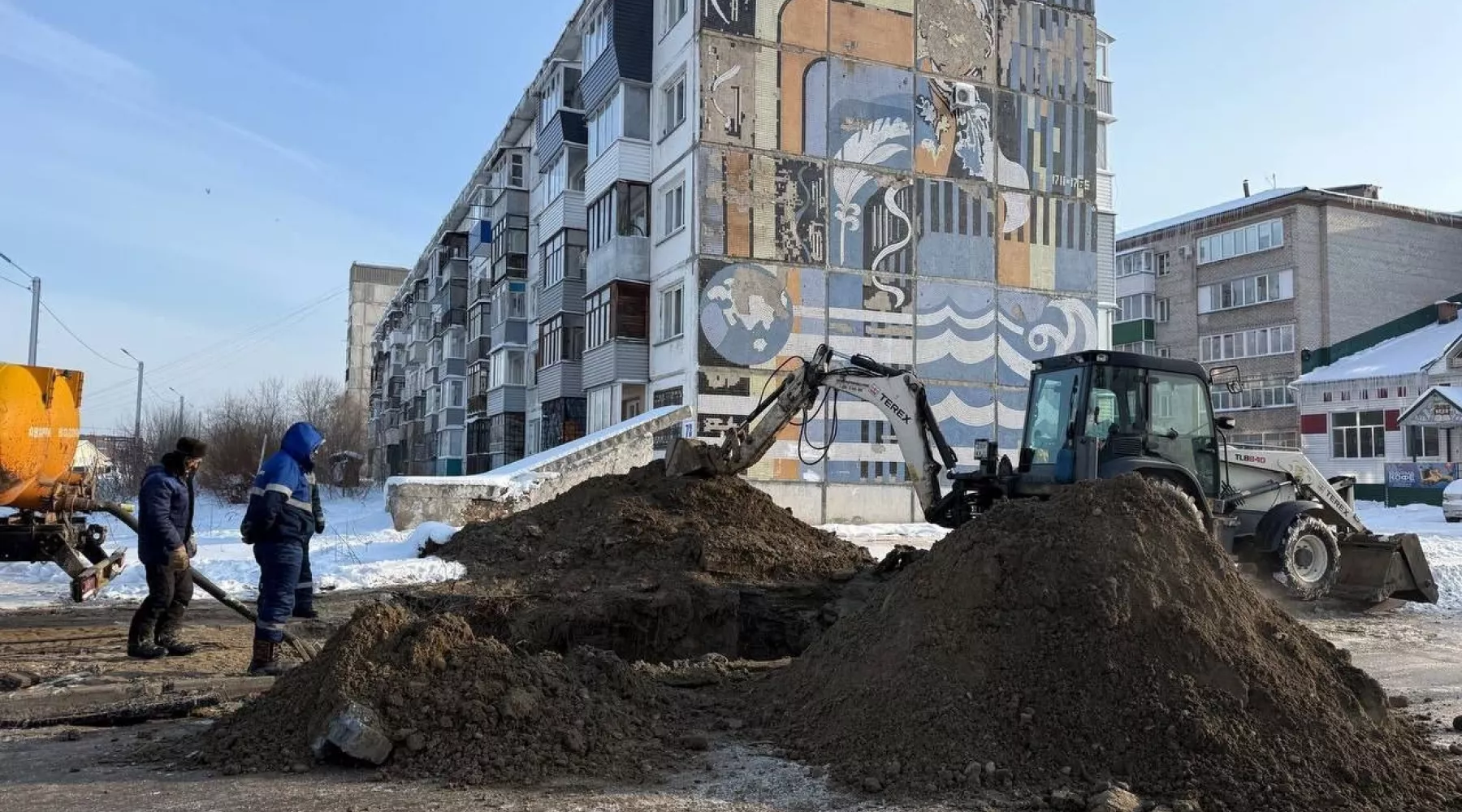 Порыв трубопровода на ул. Ленинградской