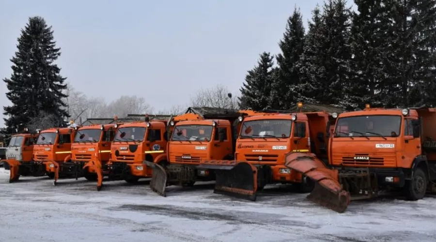Почти тысяча снегоуборочных машин будут зимой чистить трассы края 