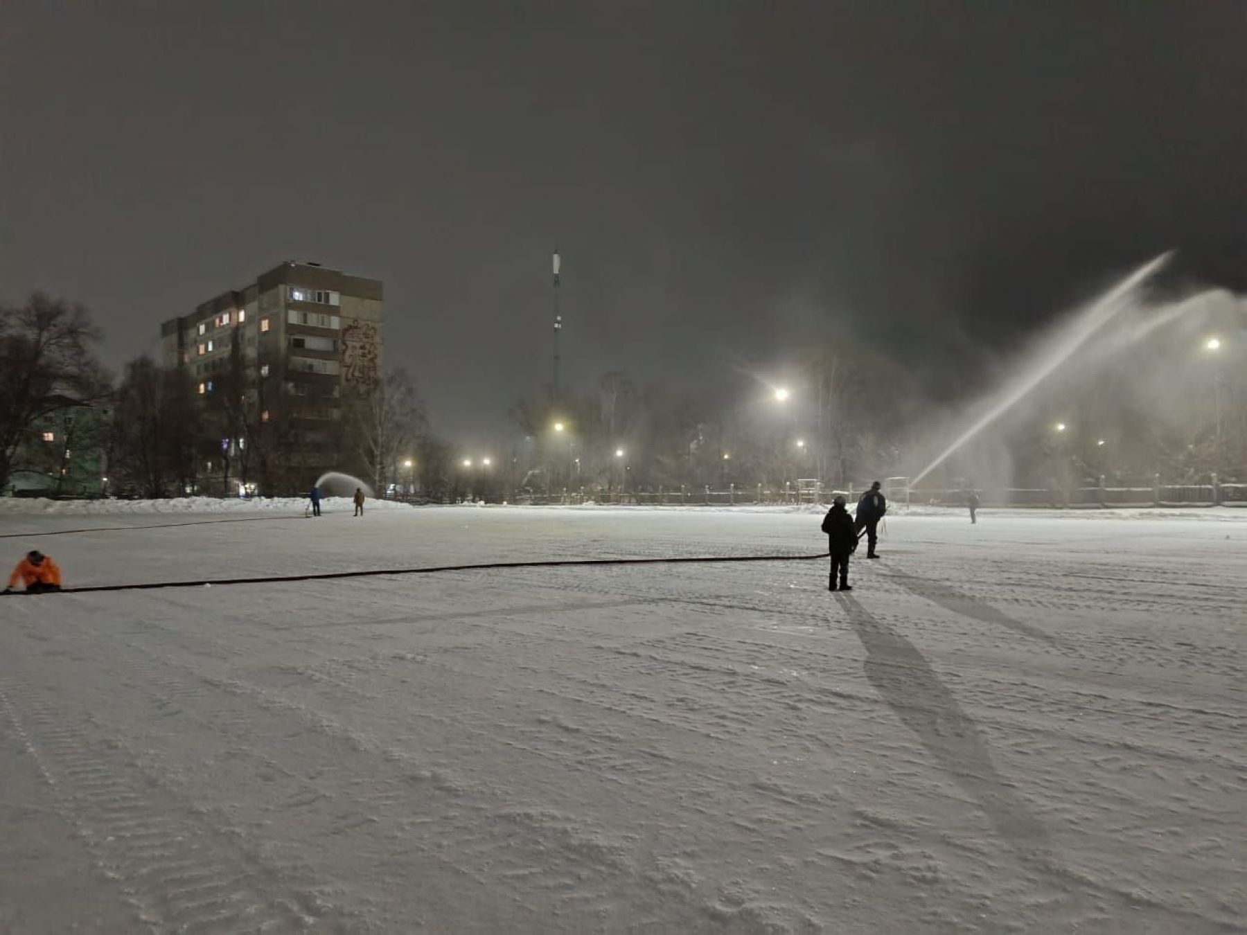 Каток у школы № 8