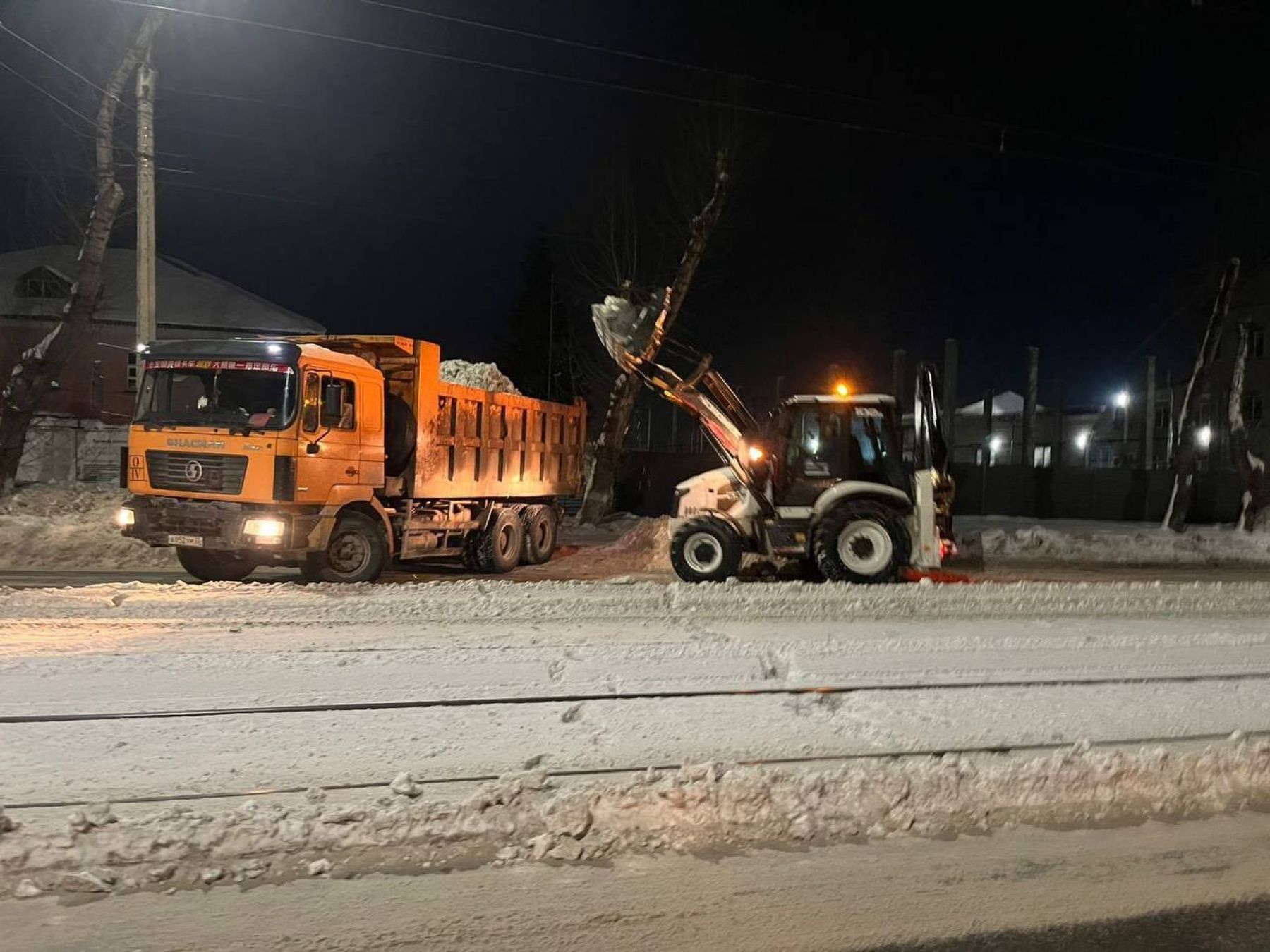 Работы по вывозу снега и поддержанию чистоты дорог