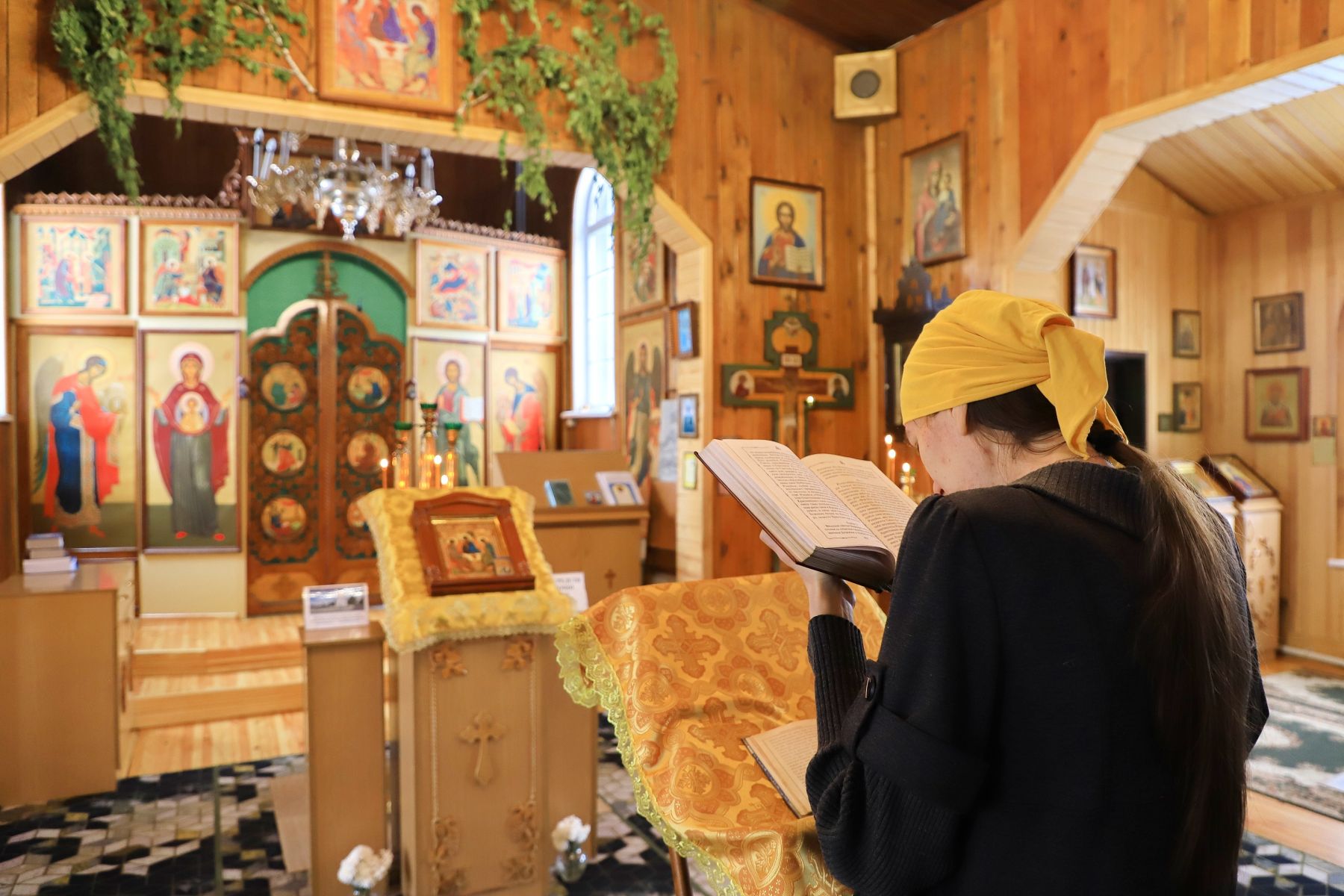 Татьяна несколько лет работает в храме села Малоугренёво.