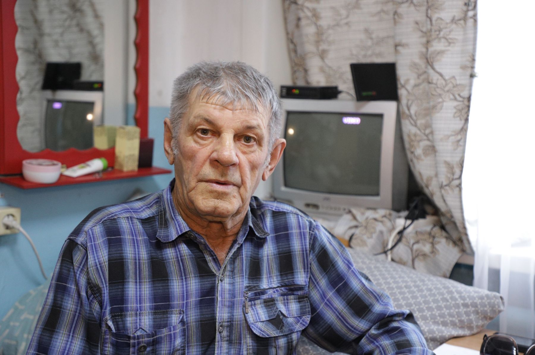 Дом престарелых. Молодожены.