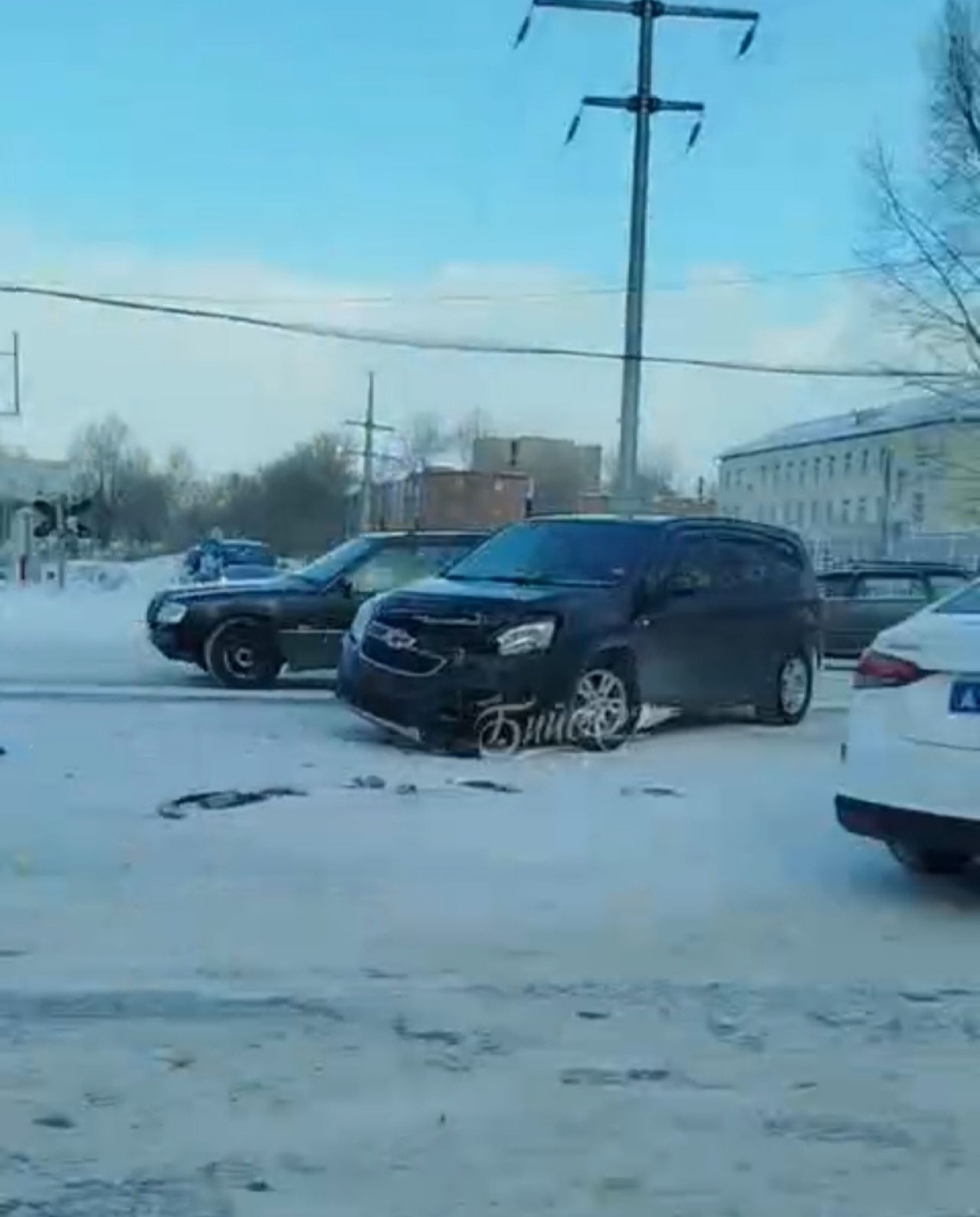 В Бийске на пересечении Васильева–Трофимова произошло ДТП, есть пострадавший