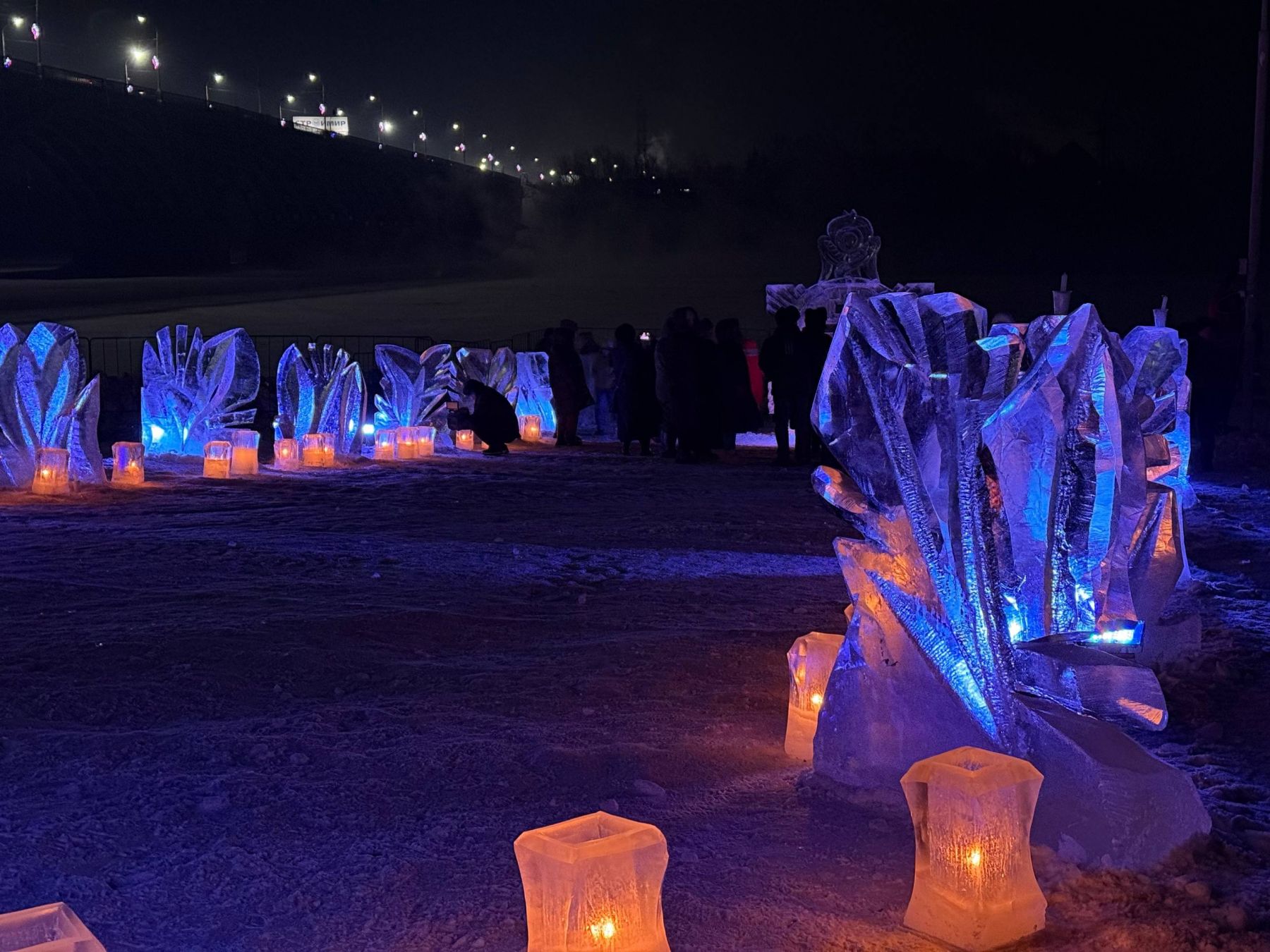 В канун Крещения бийчане поучаствовали в акции «Зажги свечу — загадай желание»