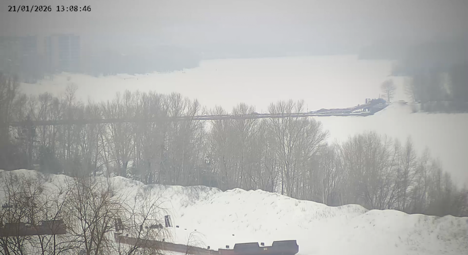 Соцсети: в Бийске на понтонном мосту из грузовика выпали доски