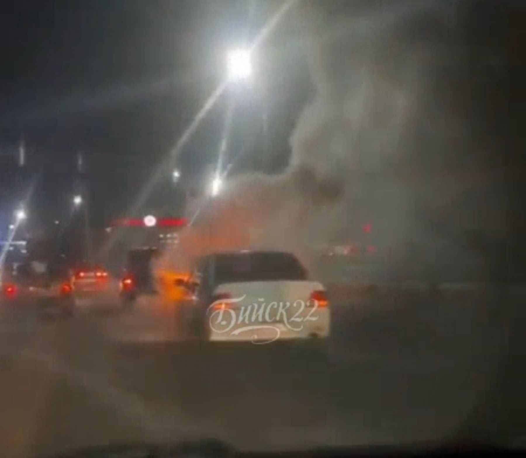 В Бийске на улице Каховской сгорел автомобиль