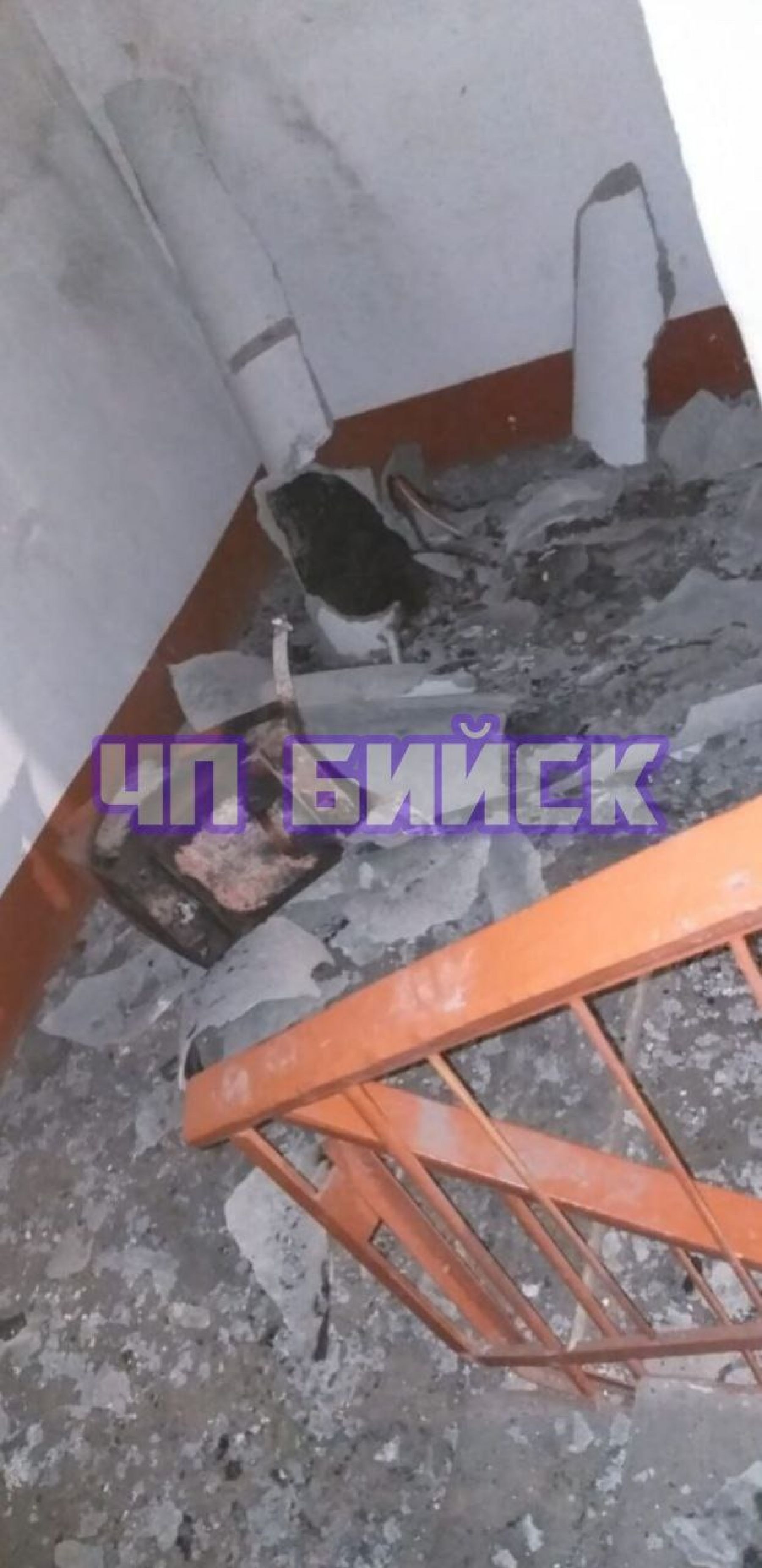 В Бийске очевидцы сообщают о хлопке в многоэтажном доме на ул. Советской